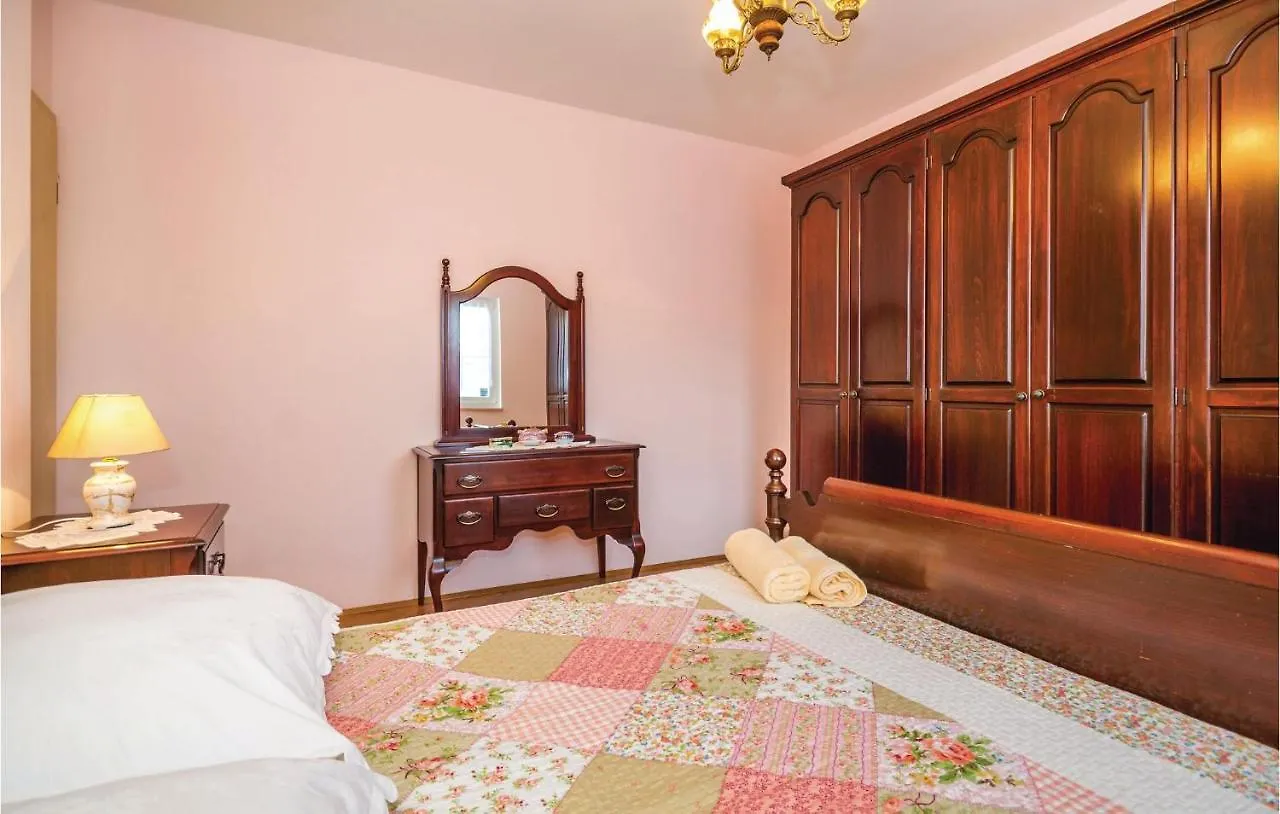 Gorgeous Home In Kastav With Wifi