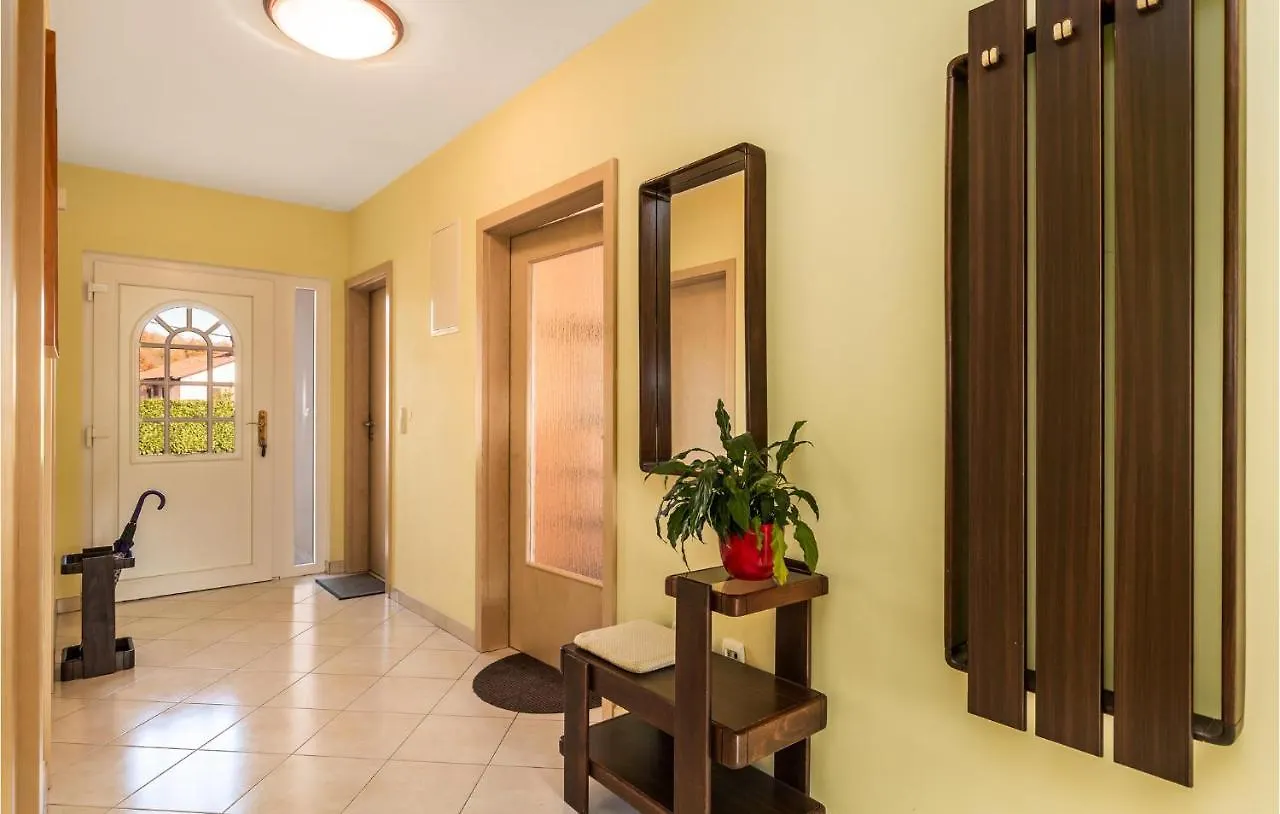 Gorgeous Home In Kastav With Wifi